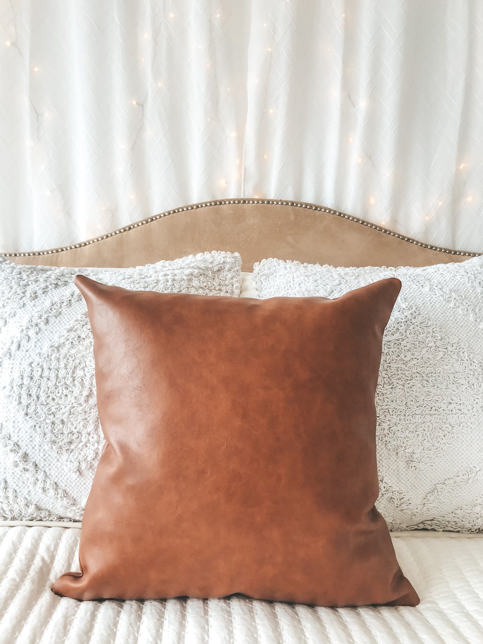 photo Cognac Leather Pillow