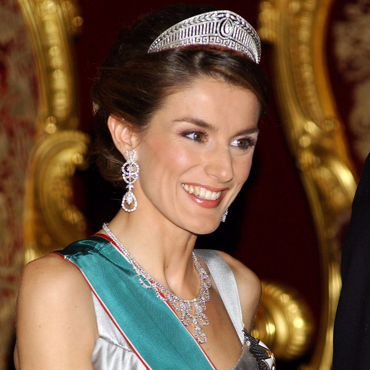 Featured image of post Queen Letizia Of Spain Jewelry