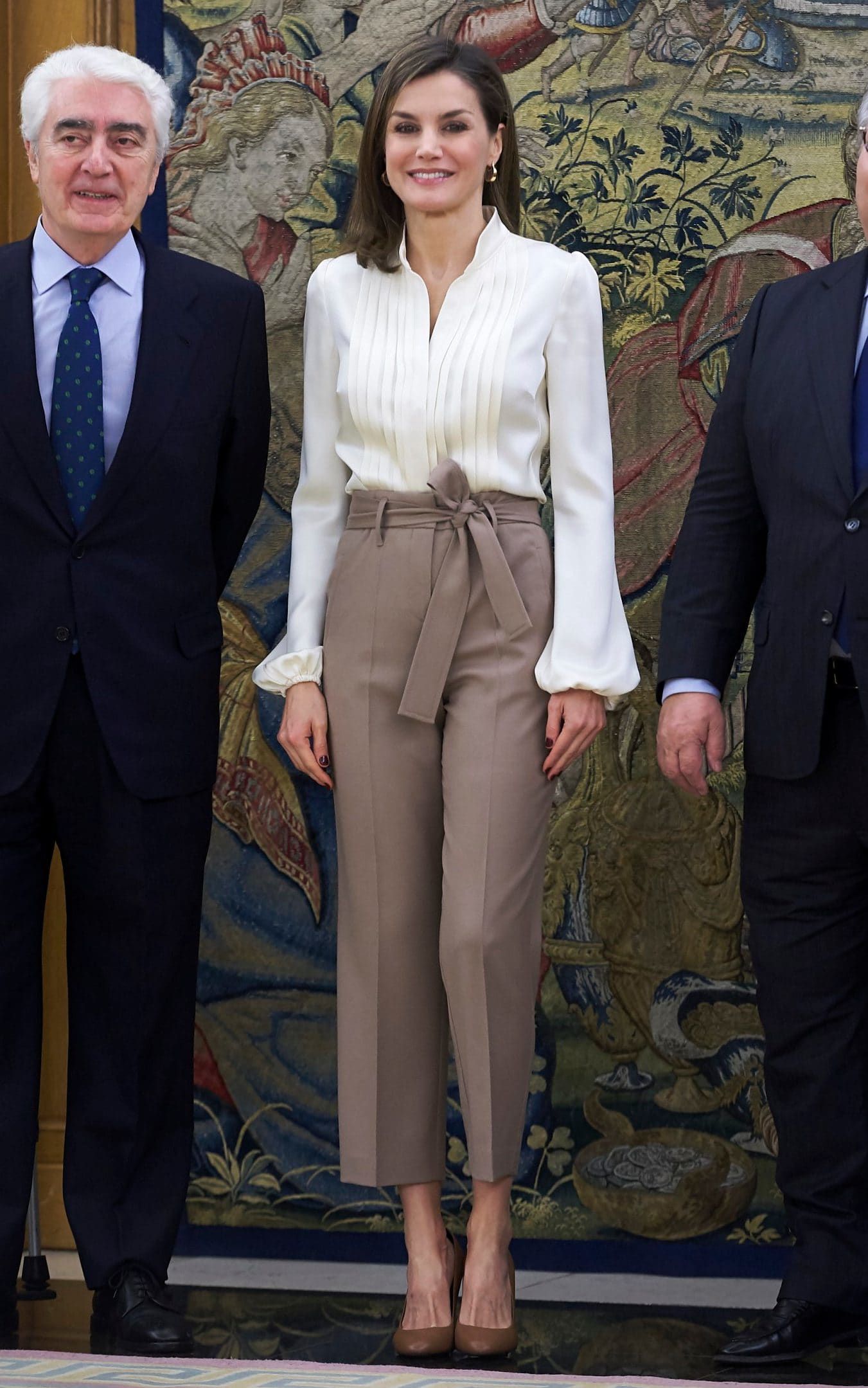 pics Queen Letizia Of Spain Outfits